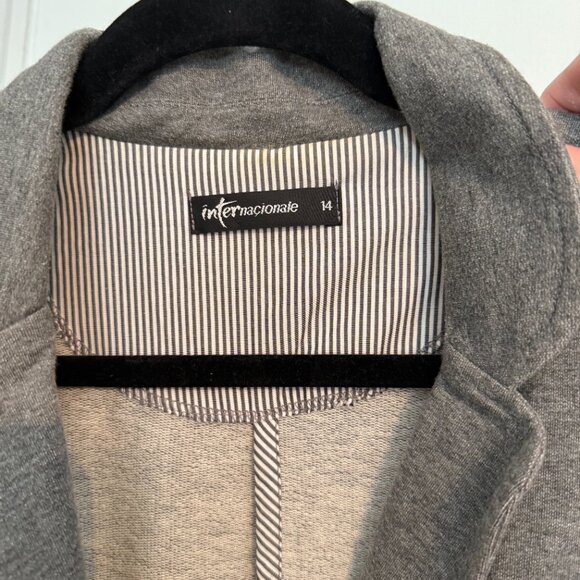 Internacionale Women's Gray Knit Blazer - Picture 3 of 4
